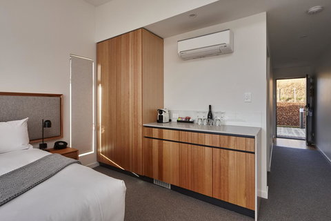 Rosevears Hotel - Suburb Australia 18