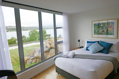 Rosevears Hotel - Suburb Australia 6