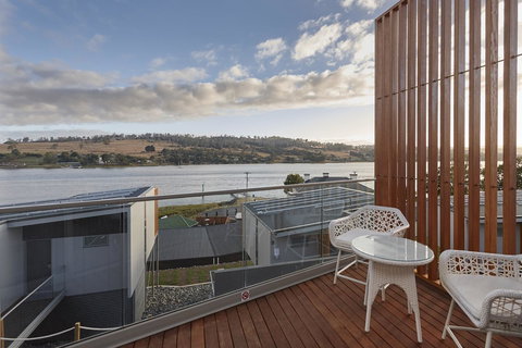 Rosevears Hotel - Suburb Australia 14