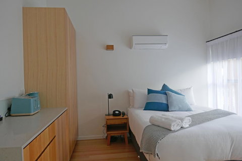 Rosevears Hotel - Suburb Australia 4