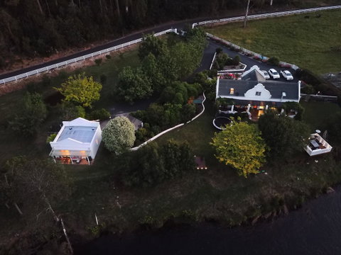 Forth River Cottage - Suburb Australia 2