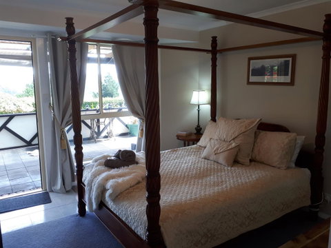 Robin's Nest B&B - Suburb Australia 15