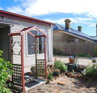 Oatlands Retreat - Suburb Australia