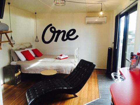 Apartment ONE - Suburb Australia 7