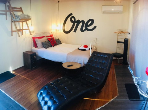 Apartment ONE - Suburb Australia 3