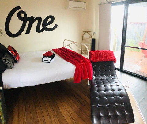 Apartment ONE - Suburb Australia 1