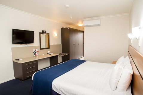 Edgewater Hotel - Suburb Australia 13