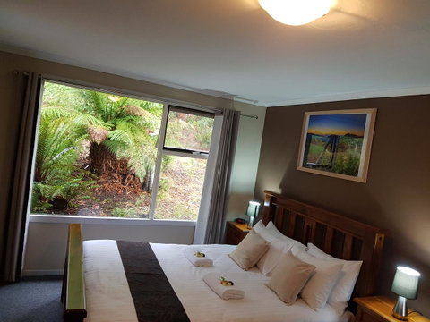 Cradle Alpine Retreat - Suburb Australia 23