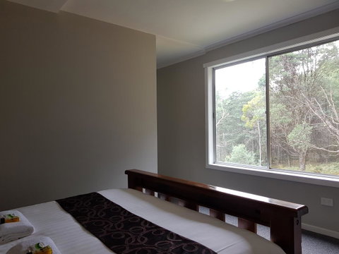 Cradle Alpine Retreat - Suburb Australia 12