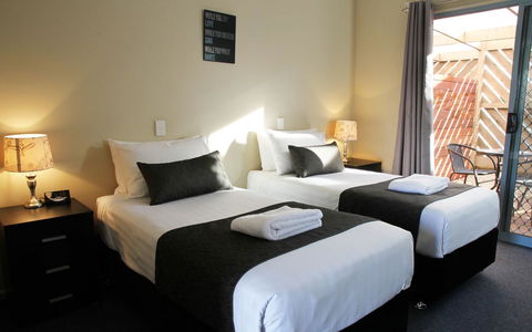 Robinvale Bridge Motel - Suburb Australia 11