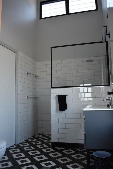 Ironbark House - Suburb Australia 28