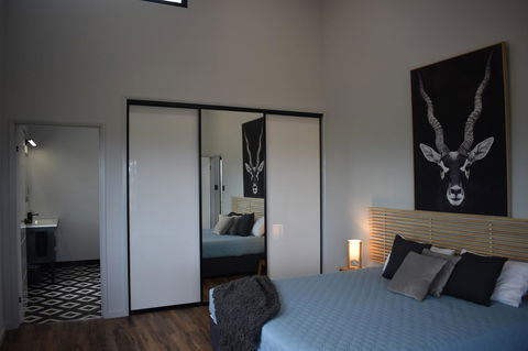 Ironbark House - Suburb Australia 25