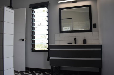 Ironbark House - Suburb Australia 26