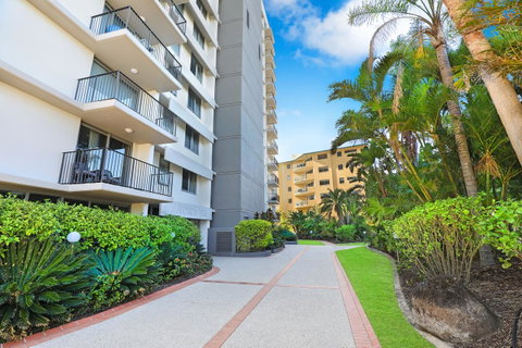Majorca Isle Beachside Resort - Suburb Australia 11