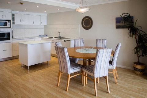 Elouera Tower - Suburb Australia 23