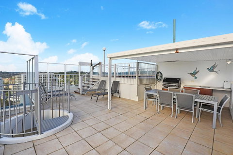 Elouera Tower - Suburb Australia 4