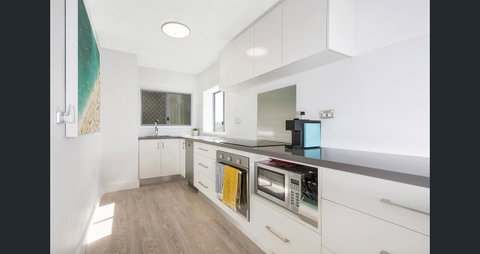 Maroochy Sands Holiday Apartments - Suburb Australia 2