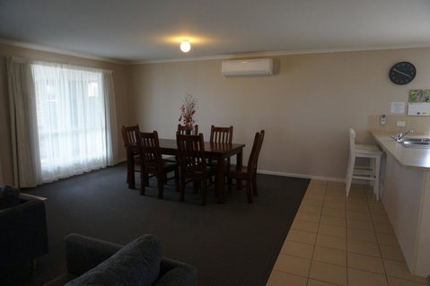 Far Away Escape - Suburb Australia 2