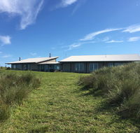 Turnstone Beach House - Suburb Australia