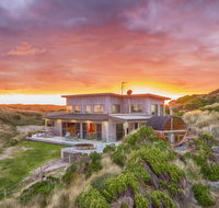 Porky Beach Retreat - King Island Escapes - Suburb Australia
