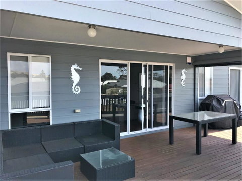 10 Hobart Road - Suburb Australia 3