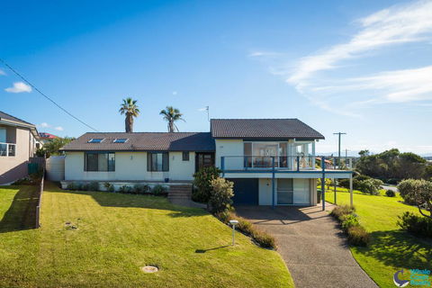 106 Ocean Parade Dalmeny - Suburb Australia 0
