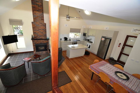 11 Barkala St. Dalmeny - Suburb Australia 1