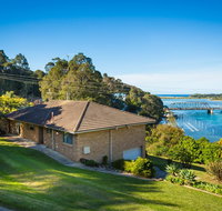 2 Water Crescent - Retro Haven - Suburb Australia