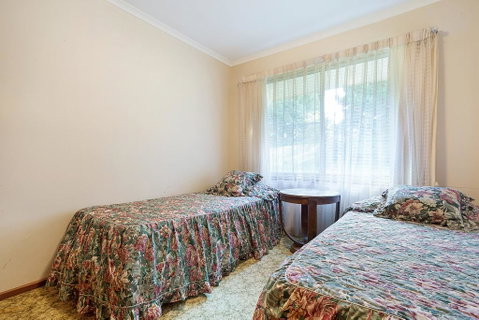 2 Water Crescent - Retro Haven - Suburb Australia 1