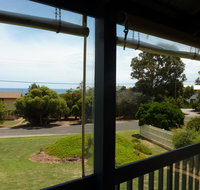 31 Elizabeth Crescent - Suburb Australia