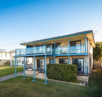 45 Hillside Cres Beach House - Suburb Australia