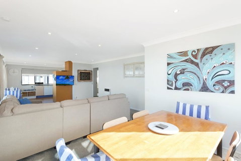 45 Hillside Cres Beach House - Suburb Australia 3