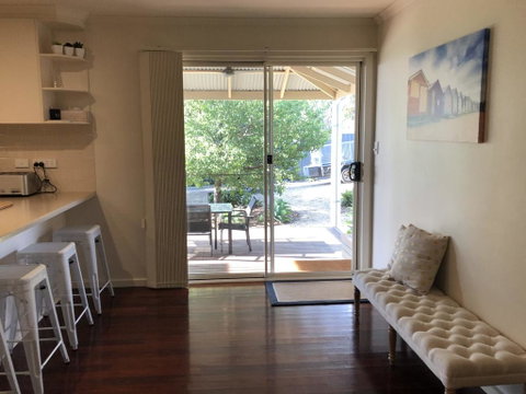 7 Horizon Parade - Suburb Australia 3