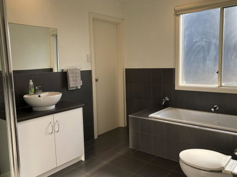 7 Horizon Parade - Suburb Australia 2
