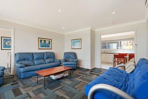 81 Dalmeny Drive - Beach House - Suburb Australia 2