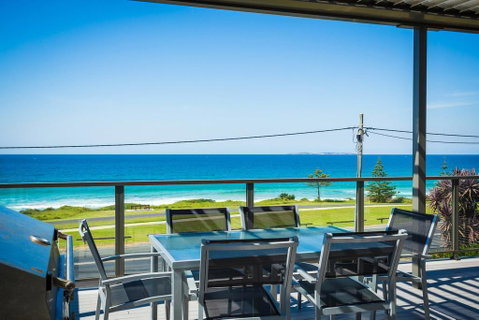 81 Dalmeny Drive - Beach House - Suburb Australia 0