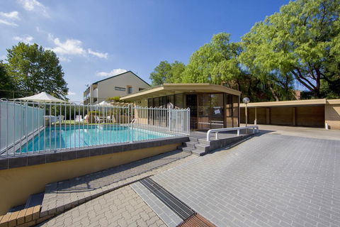 Accommodate Canberra - Kingston Court - Suburb Australia 2