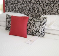 Avaleen Lodge Motor Inn - Suburb Australia