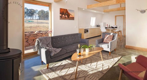 Avonside Alpine Estate Cabin 2 - Suburb Australia 3