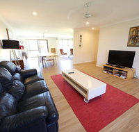 Barefoot Bungalow at Hat Head - Suburb Australia