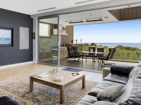 Bayview - Suburb Australia 3