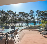 Beach side holiday apartment - Suburb Australia