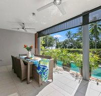 Beachfront Apartment with Ocean Views - Suburb Australia