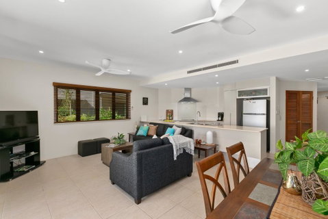 Beachfront Apartment With Ocean Views - Suburb Australia 3