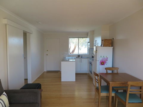 Beachside Rest - Suburb Australia 2