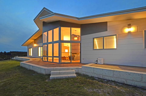 Beaufortia Views - Suburb Australia 3