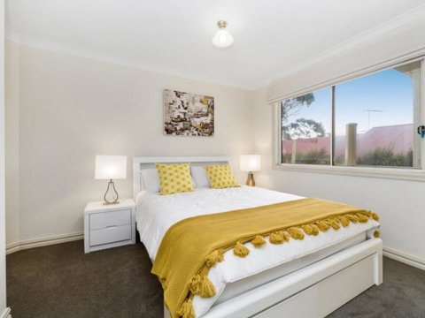 Bellevue - Suburb Australia 3