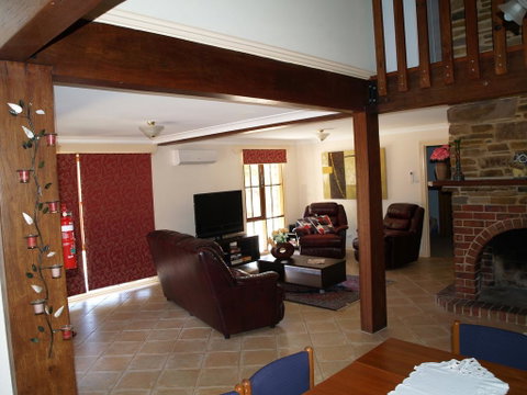 Boobook Manor - Suburb Australia 2