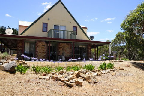 Boobook Manor - Suburb Australia 0