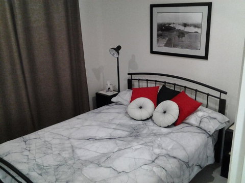 Bottlebrush B & B - Suburb Australia 3